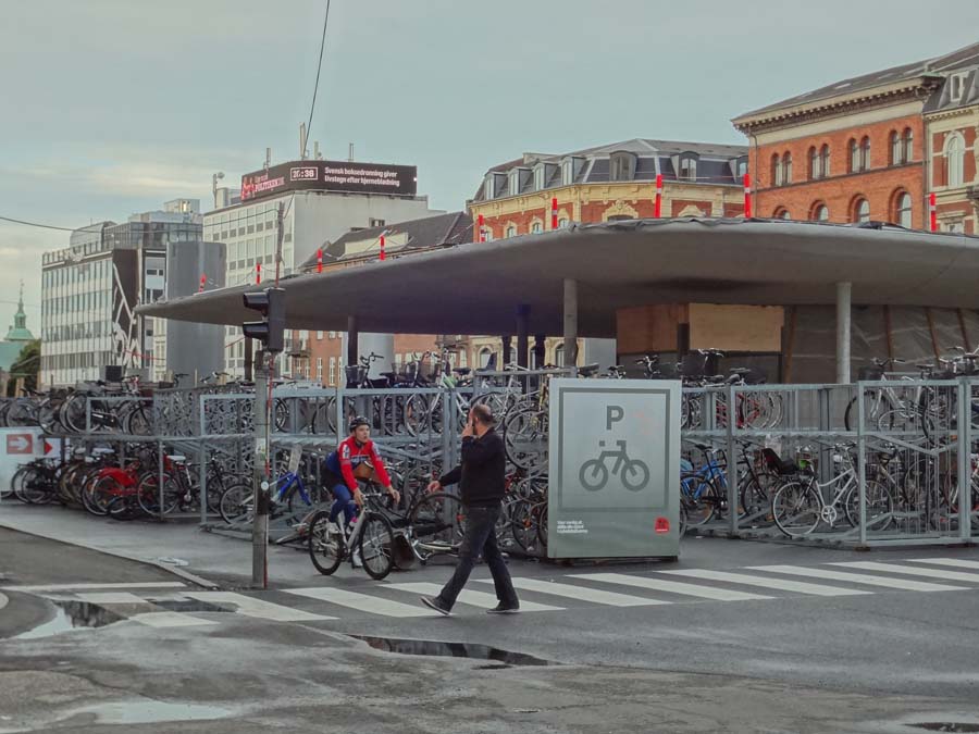 Parking público de bicicletas en Copenhague - Dinamarca