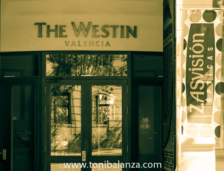 Cuarenta 40 aniversario de Zas visión Cooptival - Hotel The Westin Valencia. OPTICA BENIMAMET y Toni Balanzà, premiados y fotógrafo oficial de las jornadas.