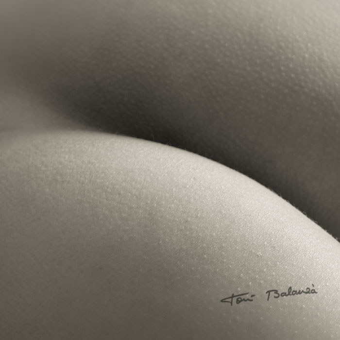 Culet nude art in black and white