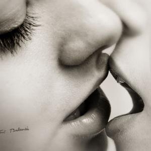 El beso - Un beso muy especial, que ha sido portada mía en diferentes ocasiones en mis páginas de las redes sociales.